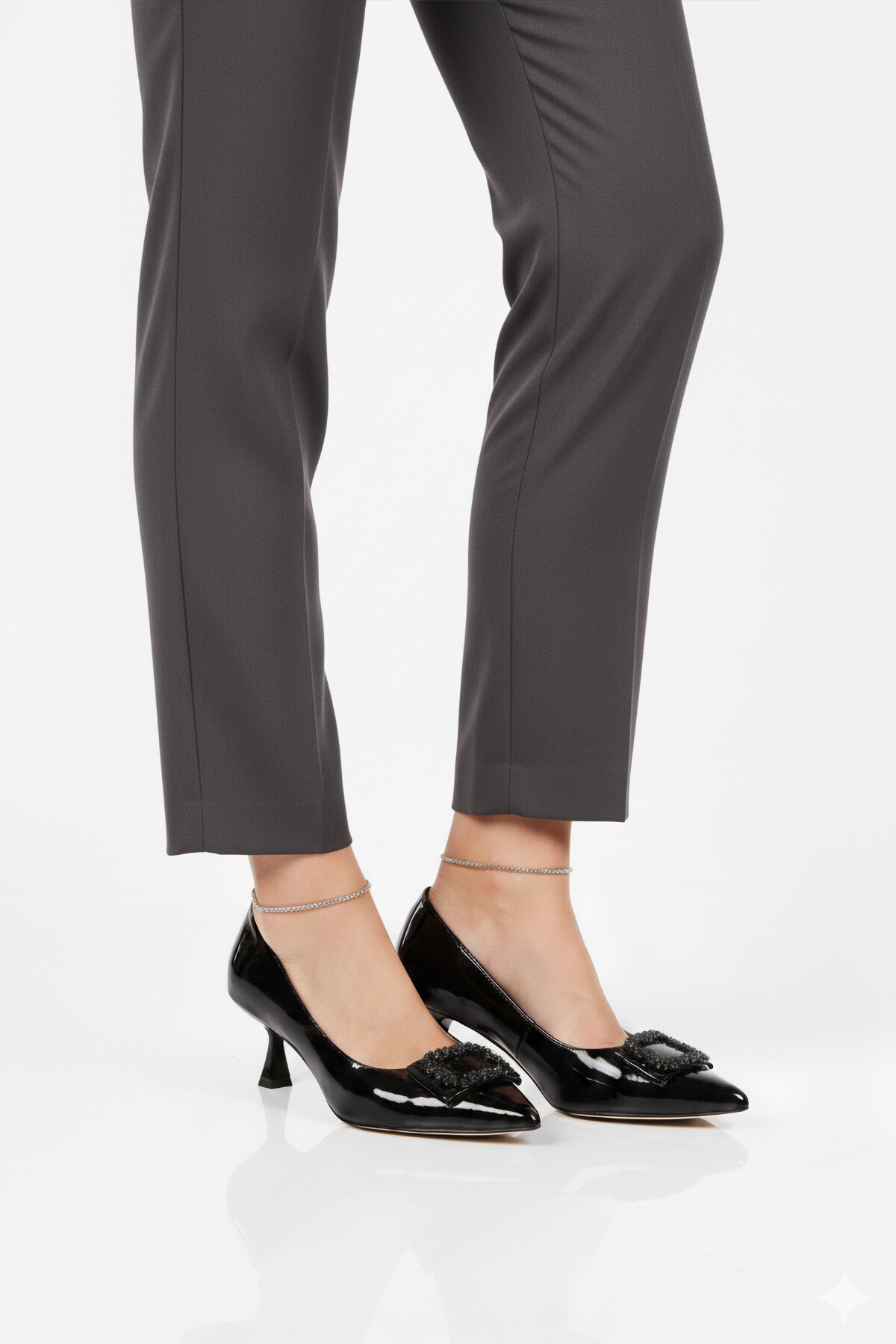 ايكمودحذاء سهرة نسائي أسود بكعب قصير ورقيق ومجعد 357172 Z