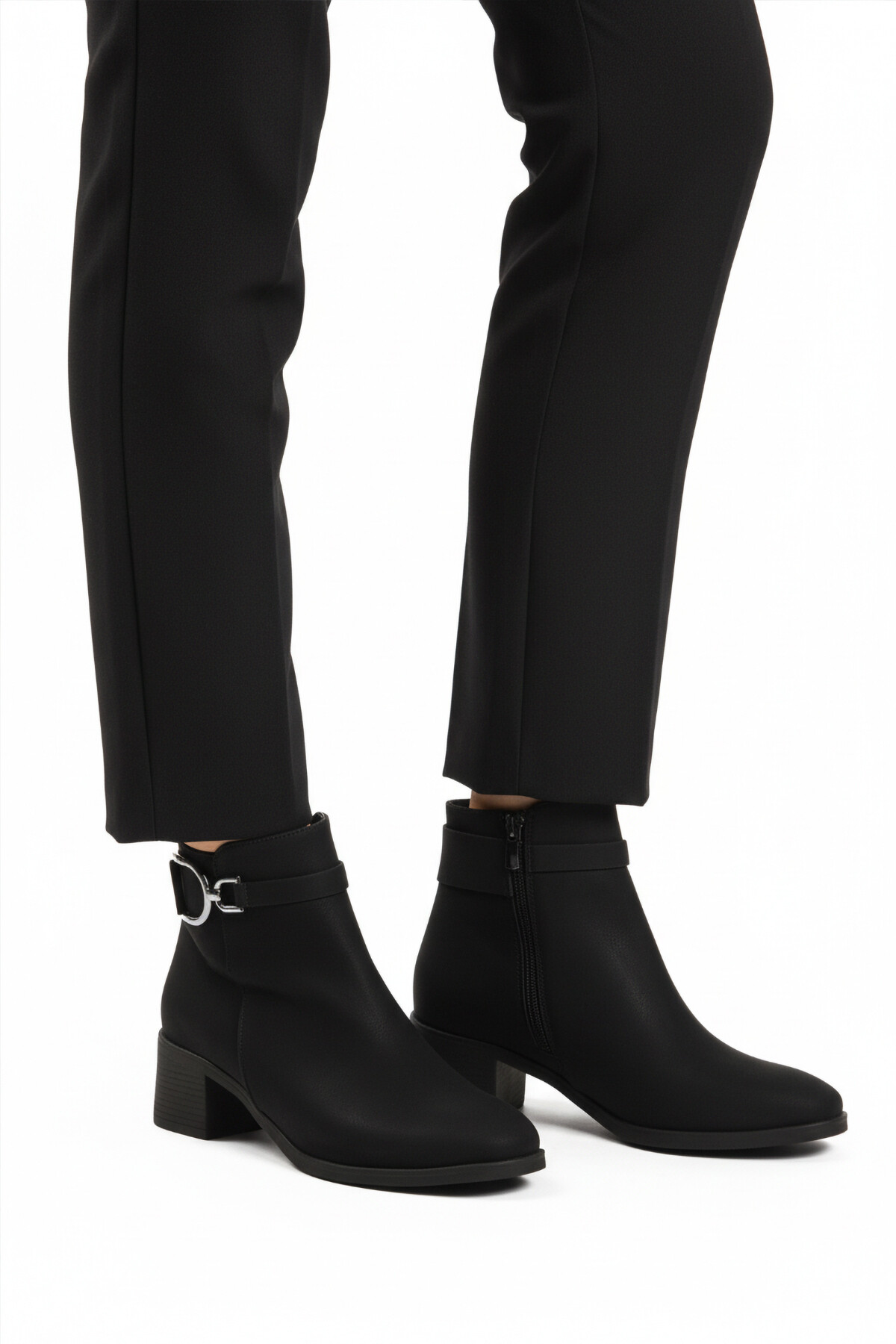 AyakmodSiyah Zümrüt Fermuarlı Kaymaz Polarlı Kadın Topuklu Bot 417637 Z