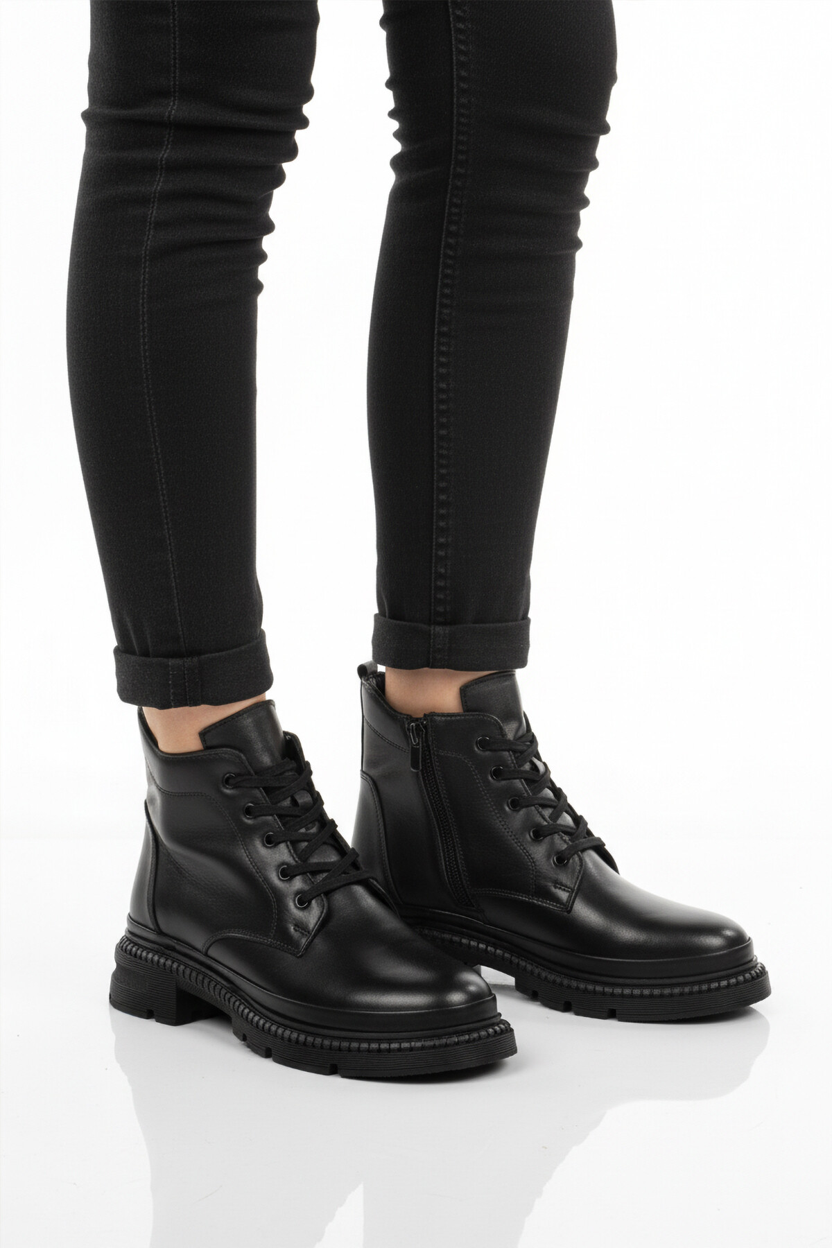 VoyagerSiyah Hakiki Deri İçi Polarlı Kadın Bot Z505 Z