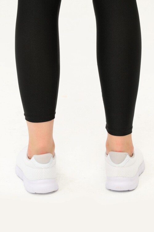 White Silver Mesh Lightweight Flexible Narrow Fit Womens Sports Shoes Flexible G