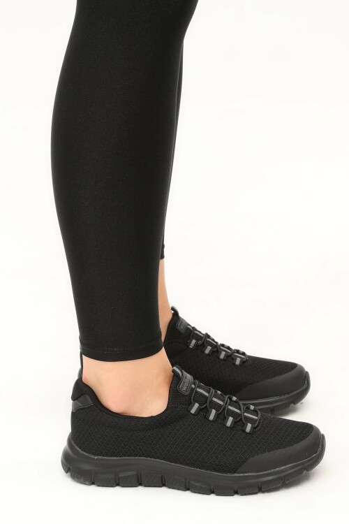 Black Mesh Lightweight Flexible Narrow Fit Womens Sneakers Flexible G