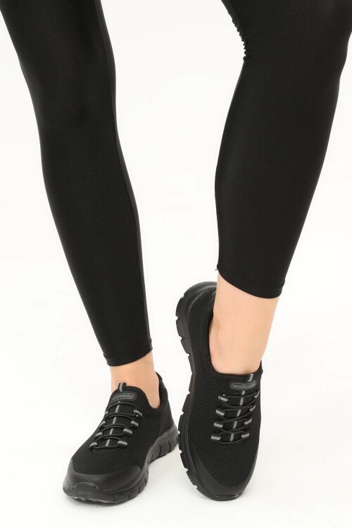 Black Mesh Lightweight Flexible Narrow Fit Womens Sneakers Flexible G