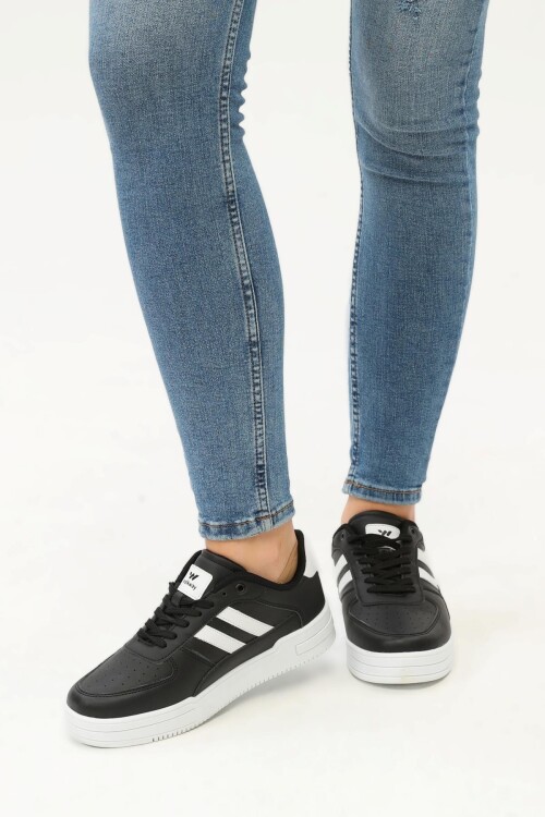 Black White Lace-Up Lightweight Unisex Lightweight Sneakers Sandy G