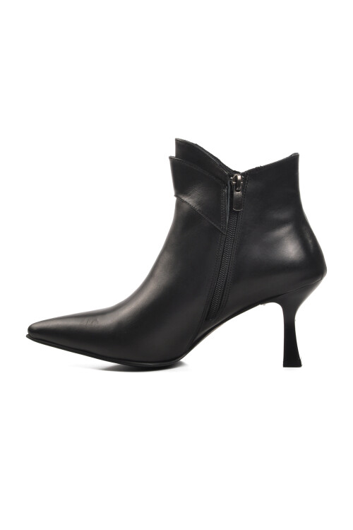 حذاء نسائي بكعب عالٍ من الجلد الطبيعي باللون الأسود مع بطانة من الصوف القطبي من الداخل DS-90 Z