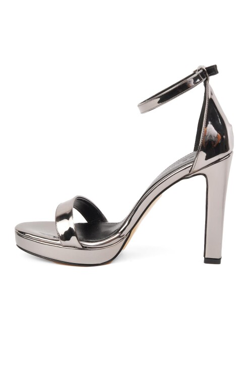 حذاء نسائي بكعب عالٍ من بلاتينيوم ميرور 203 Z