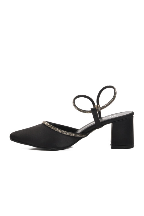 حذاء سهرة نسائي من الساتان الأسود 4756000 Z