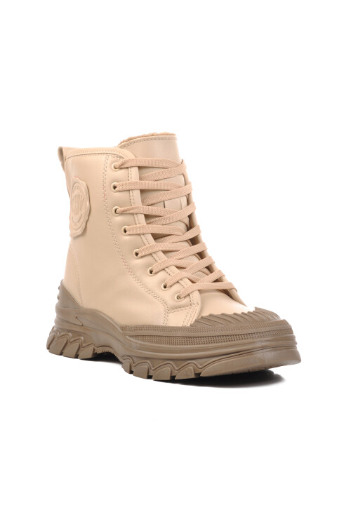 حذاء سيربنتيس زد النسائي المبطن بالفرو باللون البيج