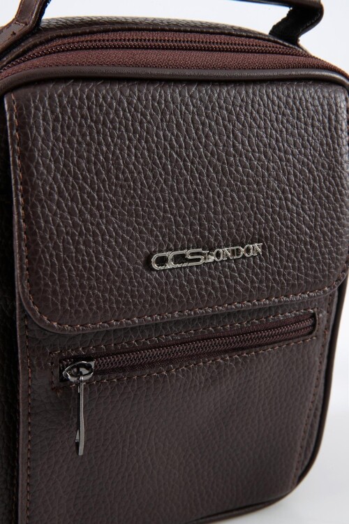 جاسحقيبة يد وكتف رجالية بنية اللون 31499