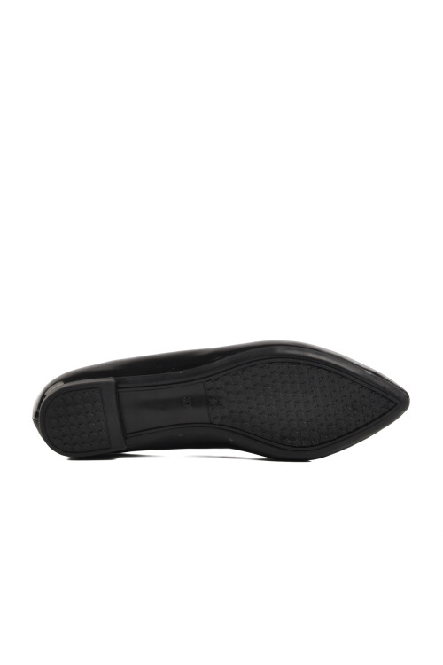 حذاء باليرينا نسائي خفيف الوزن من الجلد الأسود اللامع بنعل رفيع 209118 Z