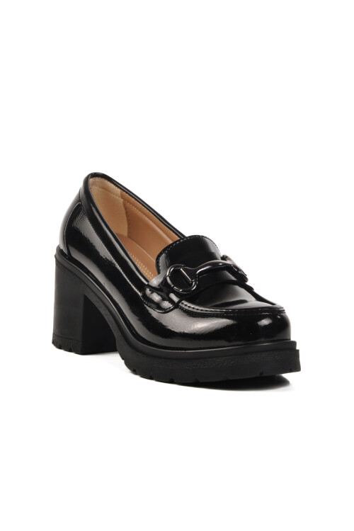 حذاء نسائي كاجوال بكعب عالٍ من الجلد الأسود اللامع 572401 Z