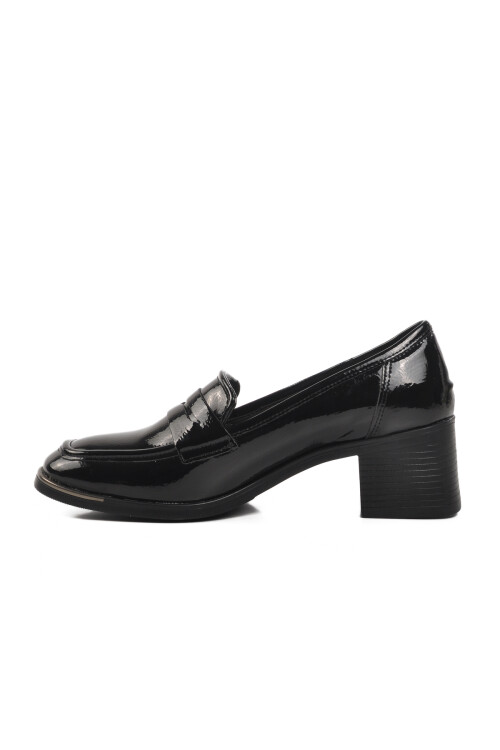 حذاء نسائي كلاسيكي بكعب أسود PC-54282 Z