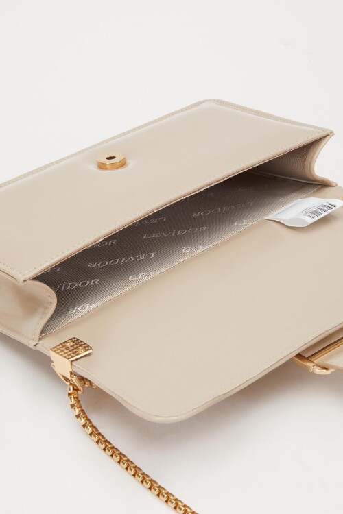 حقيبة كتف نسائية من جلد المنك اللامع 930191