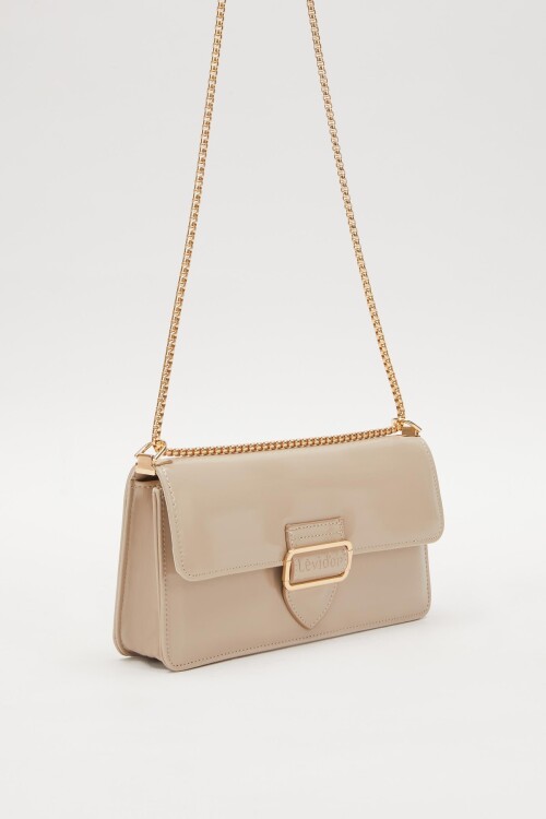 حقيبة كتف نسائية من جلد المنك اللامع 930191