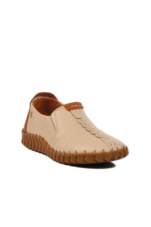 حذاء كاجوال نسائي من الجلد الطبيعي باللون البيج 2010725Y Z