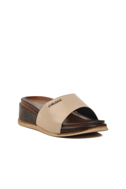 Pierre CardinBeige Lightweight Women's Slippers PC-7030 Z