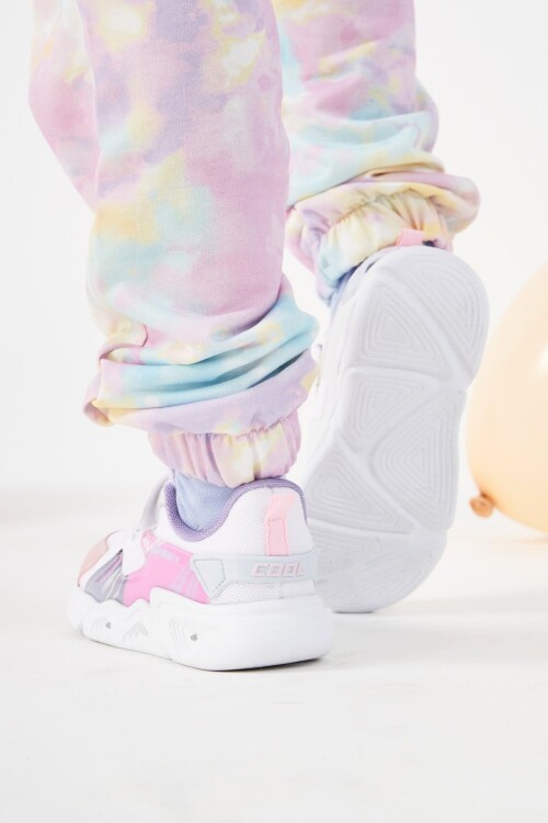 Beyaz Pudra Işıklı Cırtlı Kız Çocuk Spor Ayakkabı Ruby P