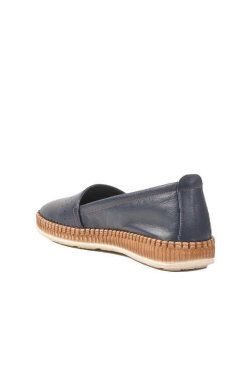 حذاء كاجوال نسائي من الجلد الطبيعي باللون الأزرق الداكن 231747 Z