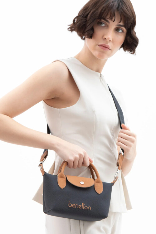 حقيبة كتف نسائية باللون الأسود الجملي BNT-1601