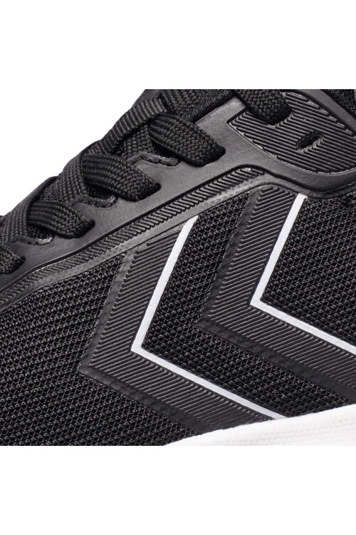 حذاء رياضي أسود خفيف الوزن ومرن وجيد التهوية للجنسين 900681 Hml Haze