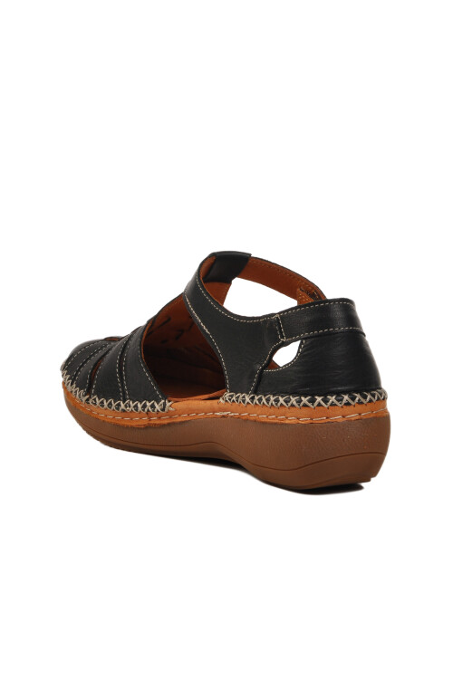 صندل نسائي من الجلد الطبيعي باللون الأسود 25190247Y Z