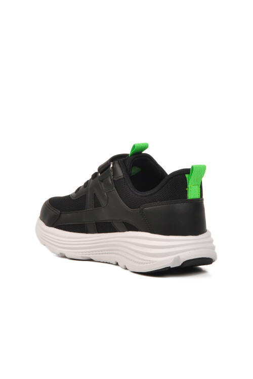 بيبينوحذاء رياضي للأولاد من ساكسون باللون الأسود بشريط فيلكرو موديل 1880 F