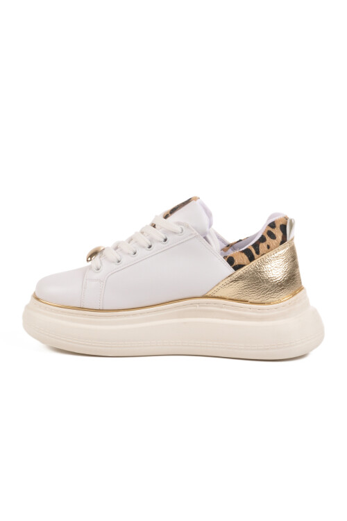 حذاء رياضي نسائي أبيض بنعل سميك T-300 Z