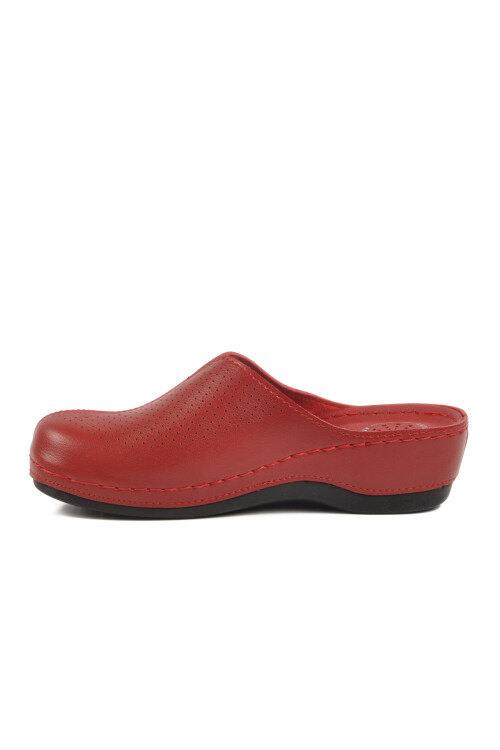 Red Anatomic Closed Toe Womens Slippers 15,050 Z