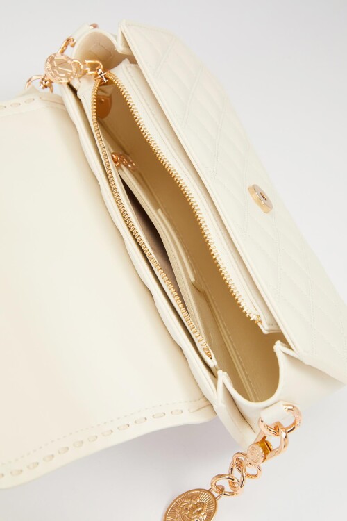 حقيبة كتف كريمية الشكل مزودة بإبزيم دائري 930389