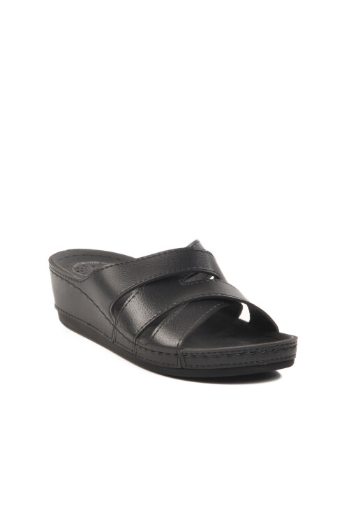 شبشب نسائي تشريحي أسود 15.066 Z