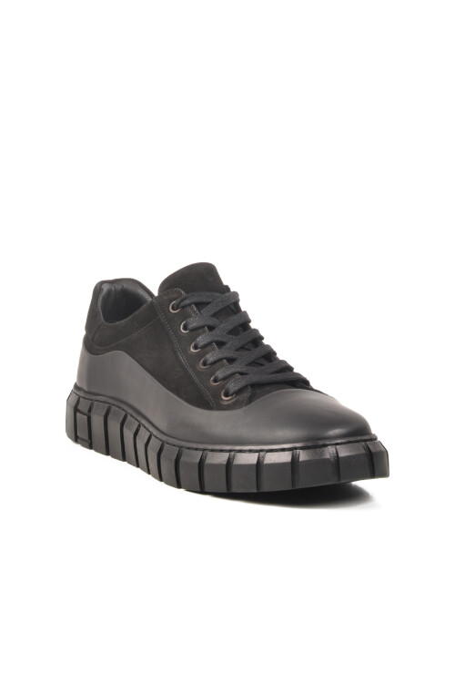 حذاء كاجوال رجالي من الجلد الطبيعي باللون الأسود من ماركة نوبوك 2K0674-7662 M