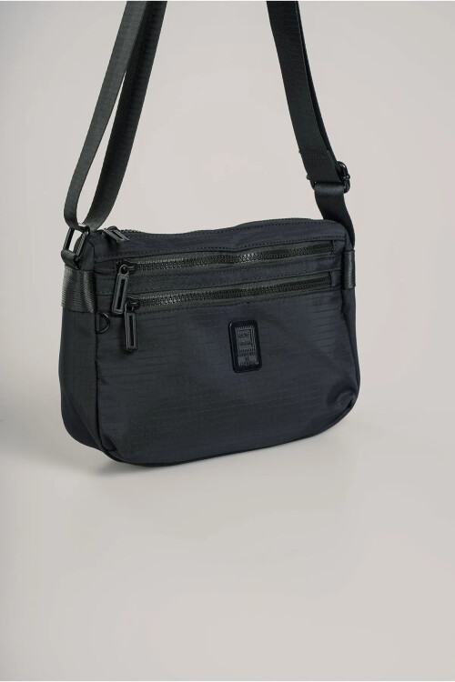 حقيبة كتف نسائية سوداء 17990