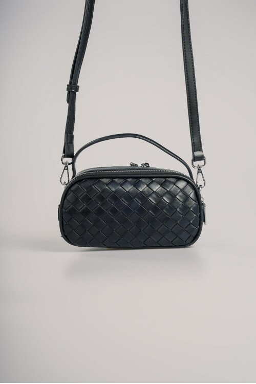 Black Womens Hand and Shoulder Bag 17830