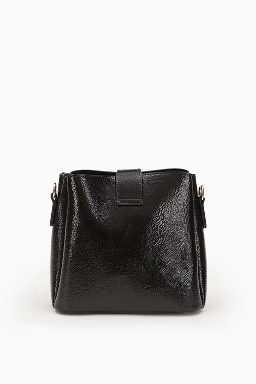 ليفيدورحقيبة كتف نسائية من الجلد اللامع المتجعد باللون الأسود 930167