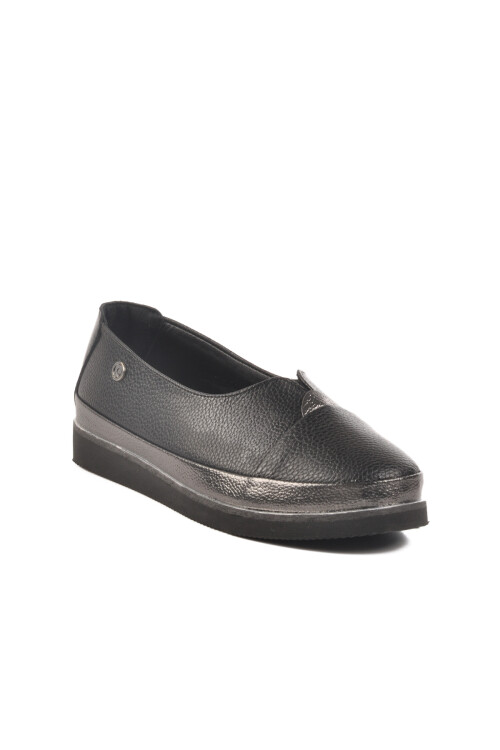 حذاء كاجوال نسائي أسود PC-51679 Z