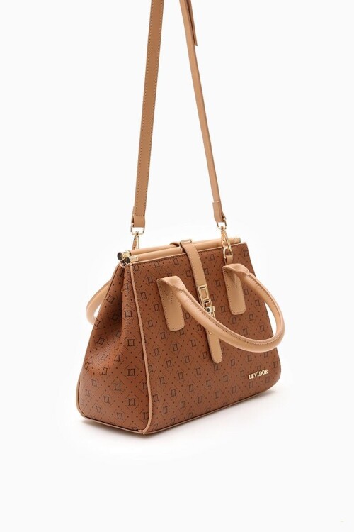 حقيبة كتف نسائية باللون البني 930108