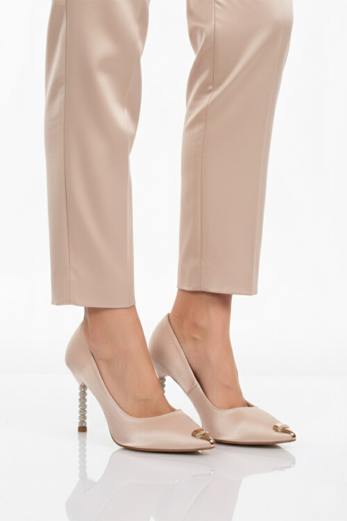 حذاء سهرة نسائي بكعب رفيع من الساتان البيج 357191 Z