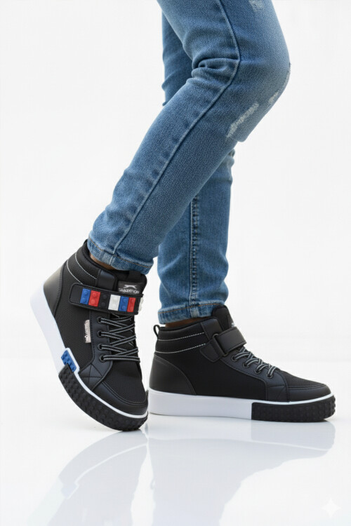 حذاء رياضي للأولاد من الفيلكرو باللونين الأسود والأبيض - شمال F