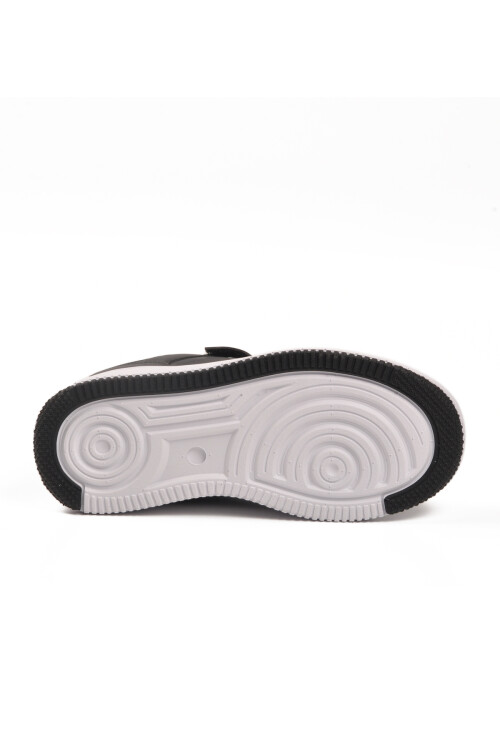 حذاء رياضي خفيف الوزن للأولاد بشريط فيلكرو باللونين الأسود والأبيض 1603 F