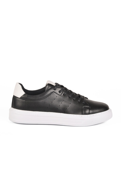 Black and White Lace-Up Lightweight Mens Sneaker 136 M