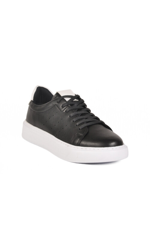 Black and White Lace-Up Lightweight Mens Sneaker 136 M
