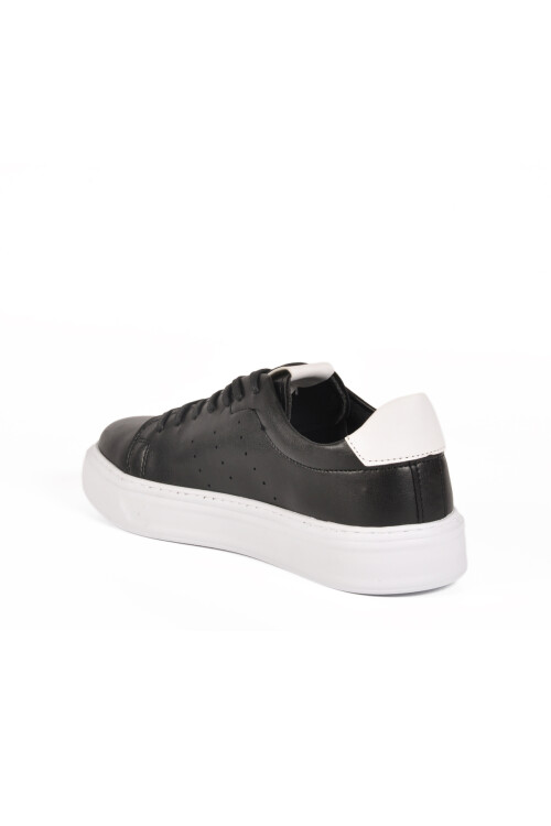 Black and White Lace-Up Lightweight Mens Sneaker 136 M
