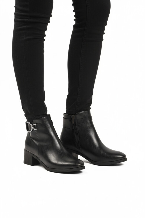 Siyah Cilt Fermuarlı Kaymaz Polarlı Kadın Topuklu Bot 417637 Z