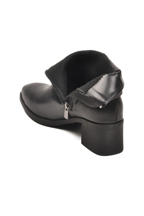 Siyah Cilt Fermuarlı Kaymaz Polarlı Kadın Topuklu Bot 417637 Z