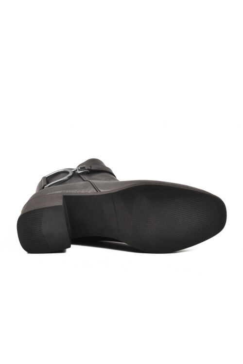 Siyah Cilt Fermuarlı Kaymaz Polarlı Kadın Topuklu Bot 417637 Z