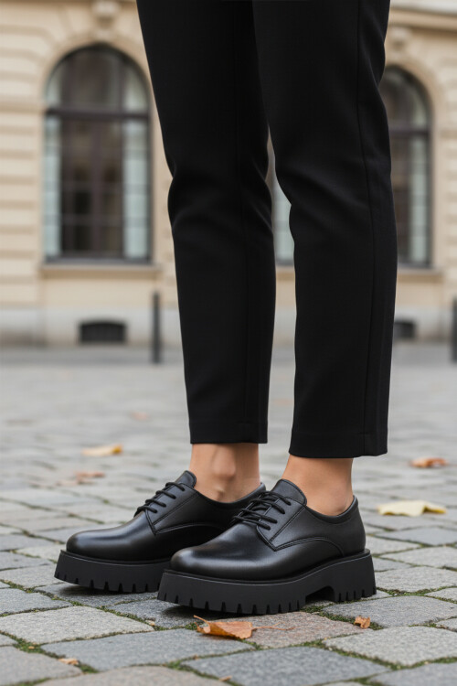 Black Skin Thick Sole Womens Casual Shoes 572451 Z