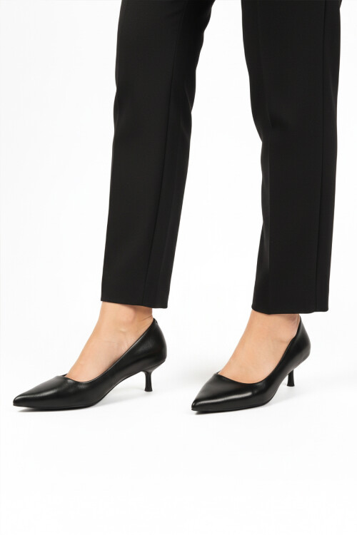 Black Skin Light Womens Thin Short Heeled Shoes 458343 Z