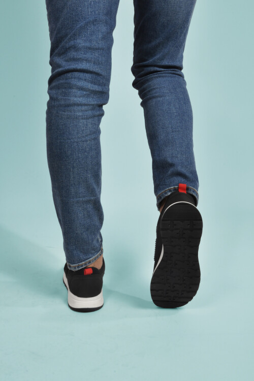 حذاء رياضي رجالي خفيف الوزن مرن برباط من Nans 6006 M باللون الأسود والأحمر