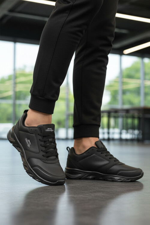 Siyah Bağcıklı Hafif Esnek Cilt Erkek Spor Ayakkabı Epic M