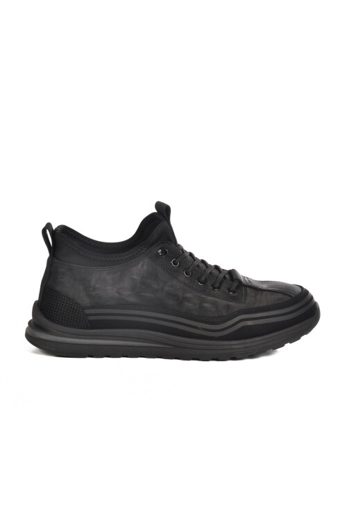 Black Rubber Laced Mens Sneaker 25K582 M