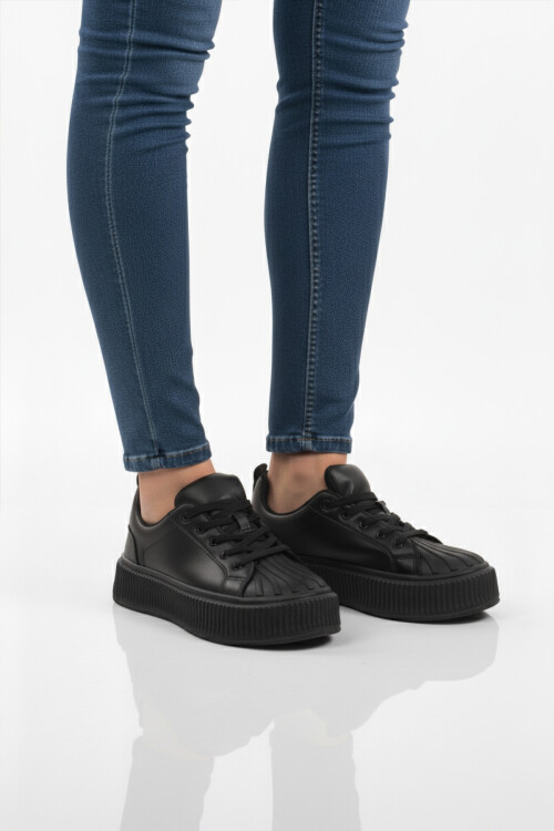 حذاء رياضي أسود برباط للجنسين Grov 410 G